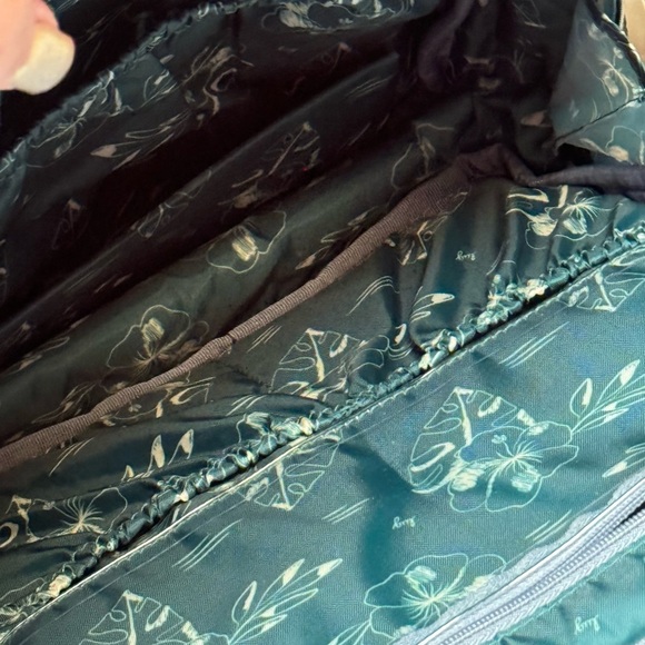 Lug Wrangler Crossbody and Lug Splits Wallet RFID - Picture 9 of 13